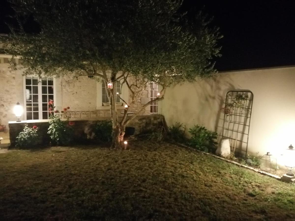 Longere Villariane Naveil Bagian luar foto